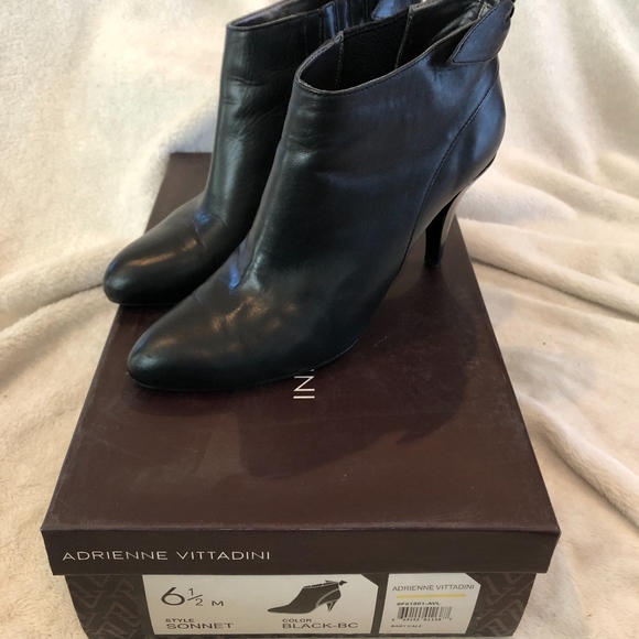 Black Genuine Leather Slip-On Bootie NEW - Picture 4 of 6